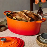 Le Creuset Signature Oval Dutch Oven