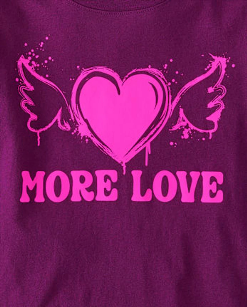 T-shirt graphique « Girls More Love »