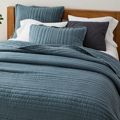 Chip & Dent: European Linen Linework King/Cal. King Quilt, Ocean