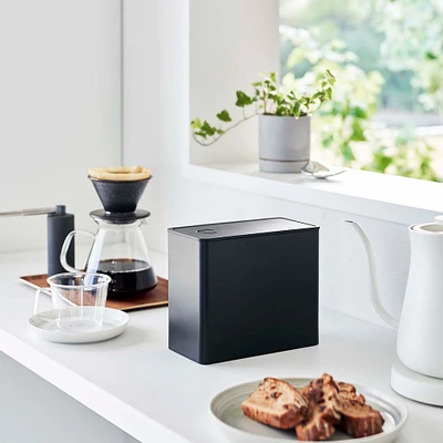 Yamazaki Vacuum-Sealing Coffee Storage, White