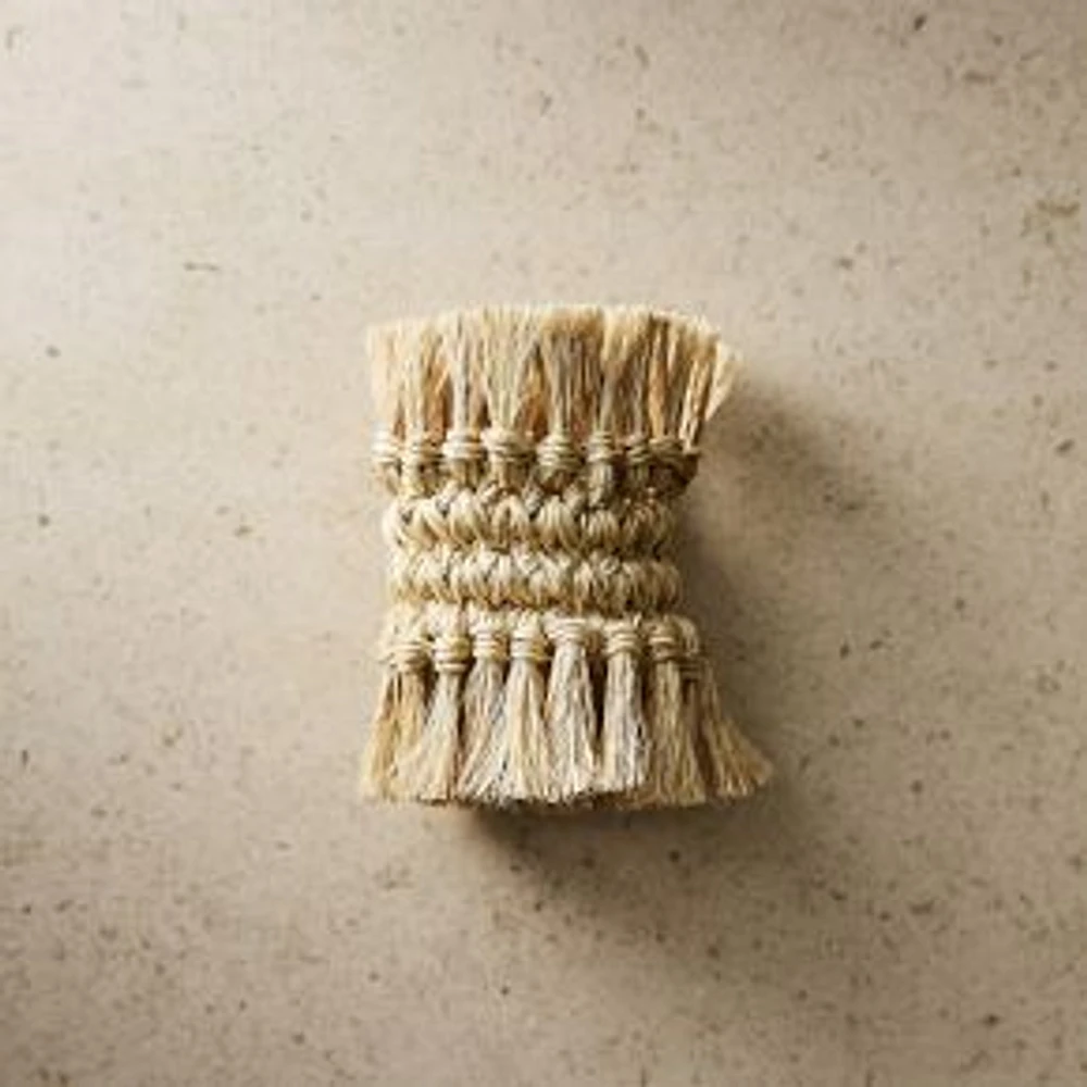 Tallo de Olivo Fique Fringe Napkin Ring