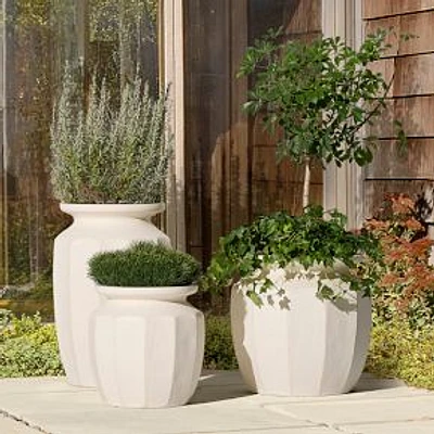 Franco Faceted Medium Floor Planter, Ficonstone, Cream