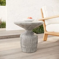 Tambor Outdoor 21 in Round Side Table, Gray