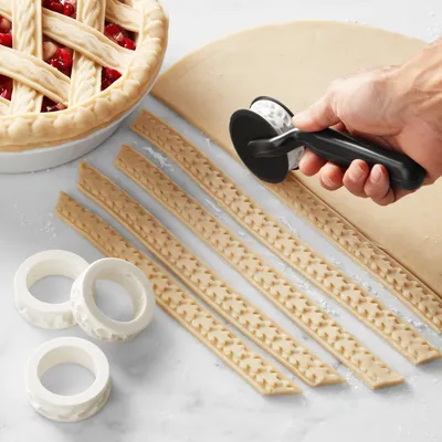 Williams Sonoma Olivewood Lattice Pastry Cutter