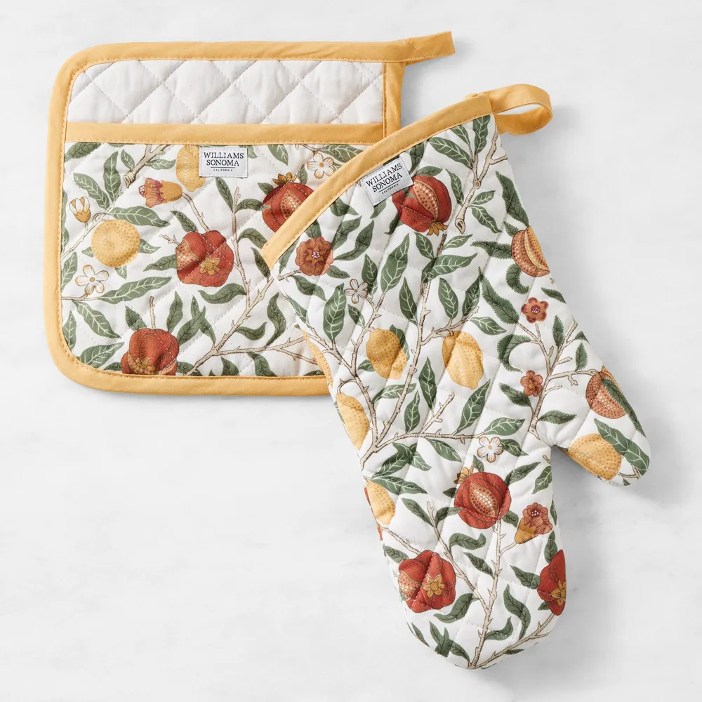 Williams Sonoma, Kitchen, Williams Sonoma Pink Oven Mitts