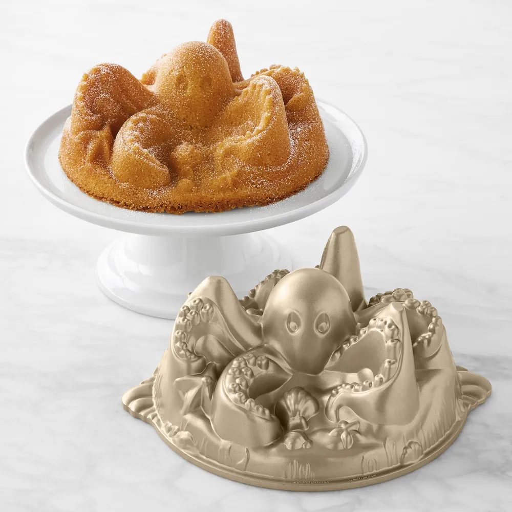 Nordic Ware Pumpkin Patch Bundt Pan, Cast Aluminum, Nonstick