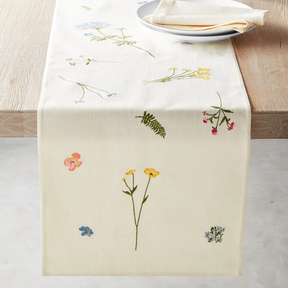 Ditsy Floral Paper Table Runner