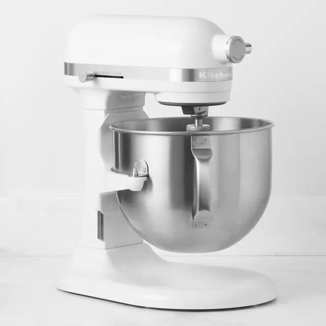 Williams Sonoma Wolf Gourmet High Performance Stand Mixer 7-Qt.