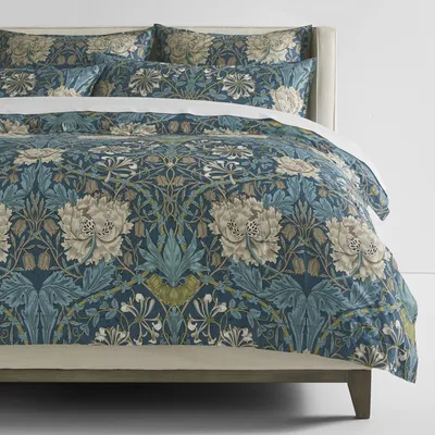 william morris honeysuckle utopia Duvet Cover for Sale by susanlangosh