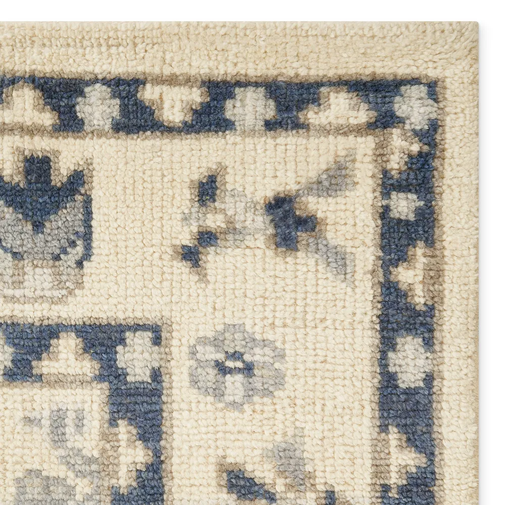 Williams Sonoma Turkish Inspired Hand Knotted Rug Swatch