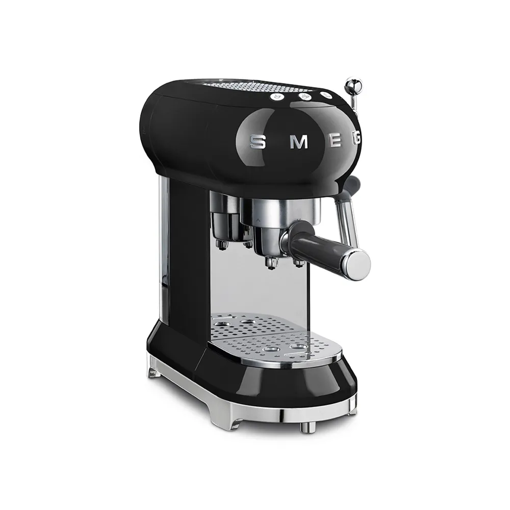 Smeg Medium Fully-Automatic Coffee Machine