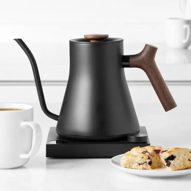 Le creuset Harry Potter kettle, Furniture & Home Living