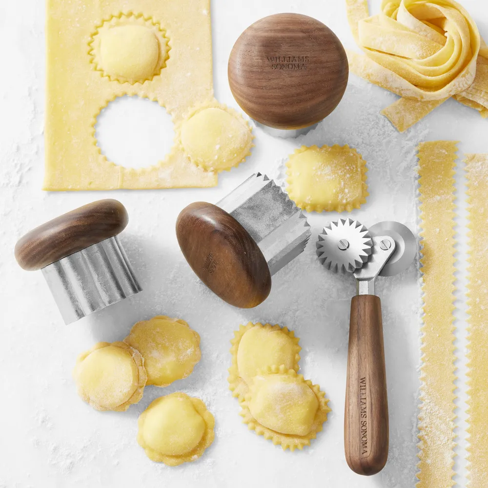 Williams Sonoma Fluted Pastry Cutter