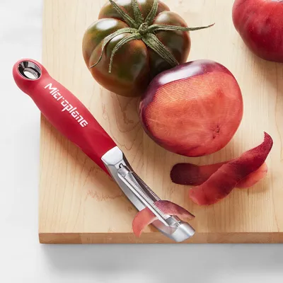 Proffesional Serrated peeler red - Microplane 48192E