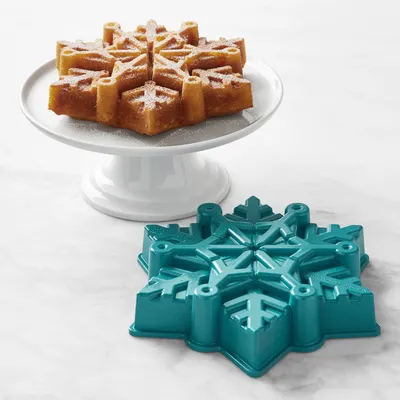 Disney Frozen 2™ Nordic Ware Frozen Snowflake Cake Pan