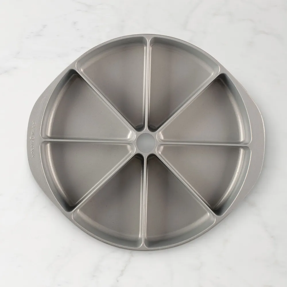 Williams Sonoma Nordic Ware Nonstick Cast Aluminum Scottish Scone Pan