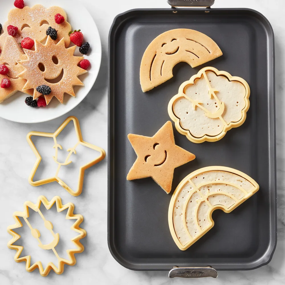 Williams Sonoma Rise and Shine Pancake Mold Set of 4