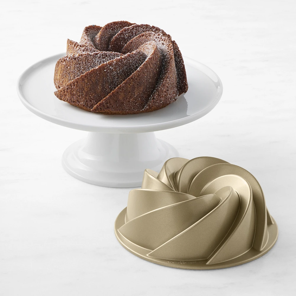 Nordic Ware Nonstick Cast Aluminum Small Heritage Bundt® Cake Pan