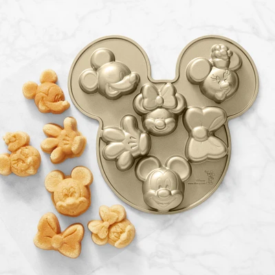 Williams Sonoma Mickey and Minnie Mouse Cast Aluminum Cakelet Pan, 11" x 10"