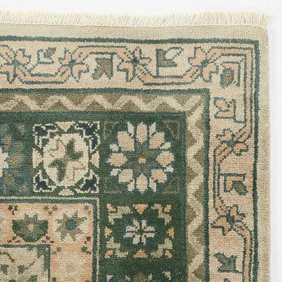 Everly Hand Knotted Rug Swatch