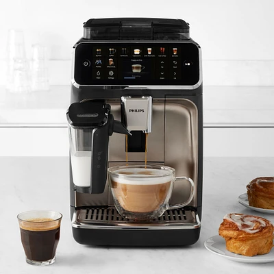 Philips 5500 Fully Automatic Espresso Machine with LatteGo & Iced Coffee