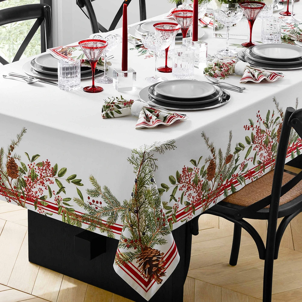 Woodland Berry Tablecloth