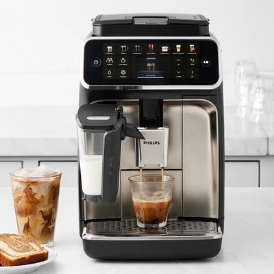 Philips 4400 Fully Automatic Espresso Machine with LatteGo & Iced Coffee