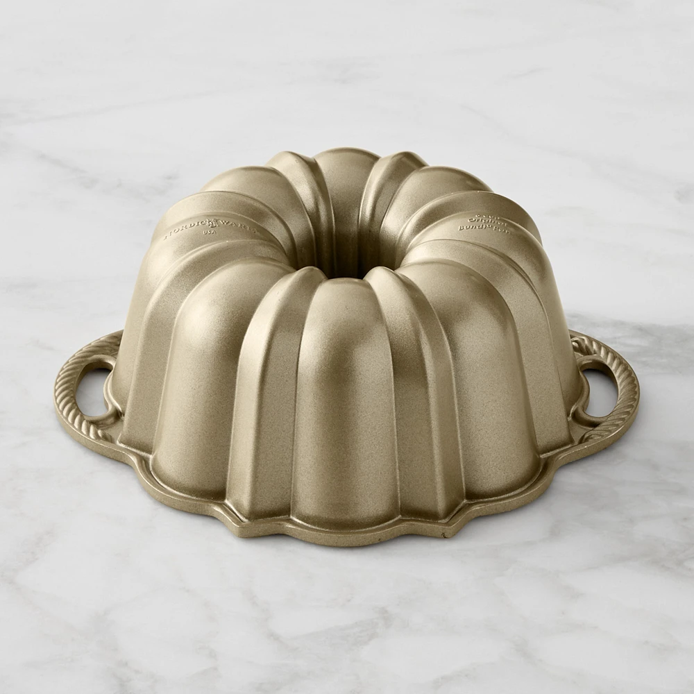 Nordic Ware Nonstick Cast Aluminum Small Anniversary Bundt® Cake Pan