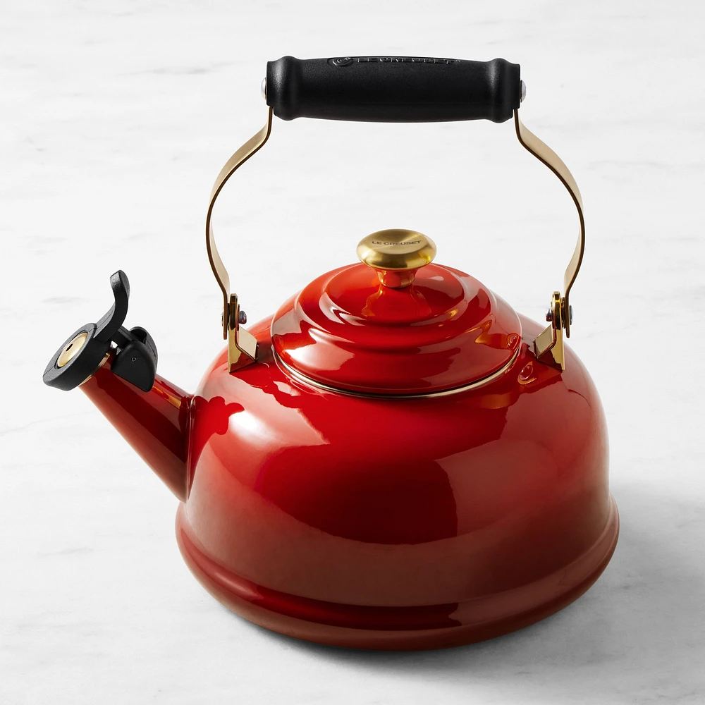 Le Creuset Classic Whistling Tea Kettle