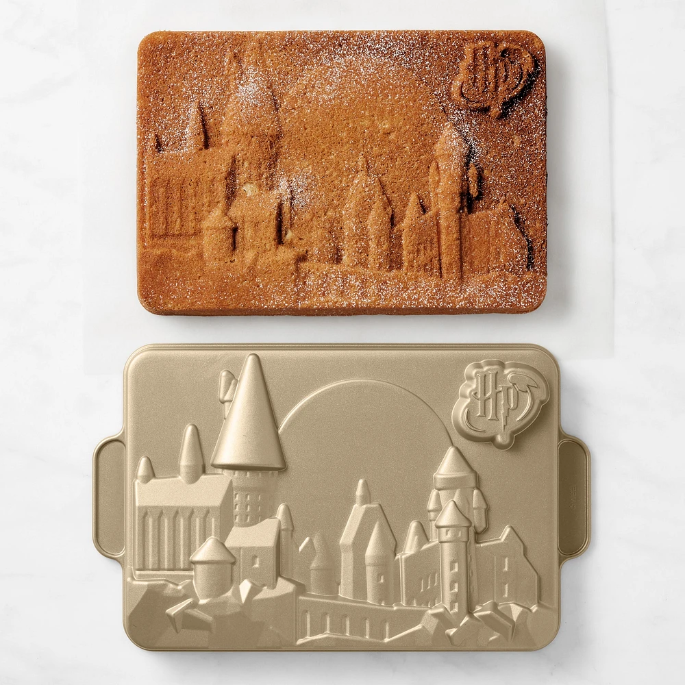 HARRY POTTER™ Hogwarts Cast Aluminum Nonstick Cake Pan, 13" x 9"