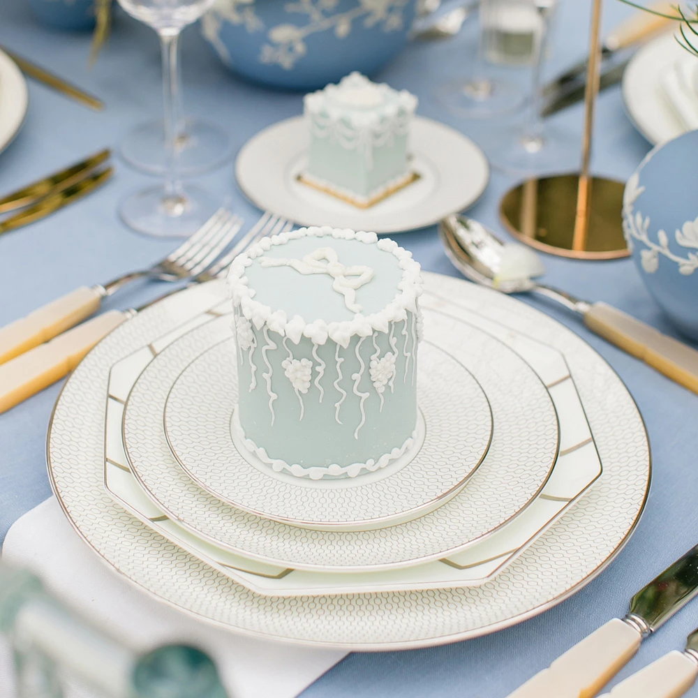 Wedgwood Gio Platinum 5-Piece Placesetting