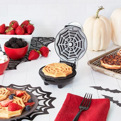 Dash Spider Web Mini Waffle Maker