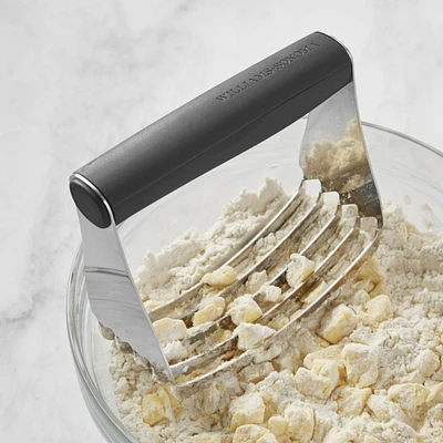 WIlliams Sonoma Soft Touch Pastry Blender