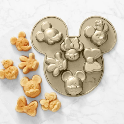 Williams Sonoma Mickey and Minnie Mouse Cast Aluminum Cakelet Pan, 11" x 10"