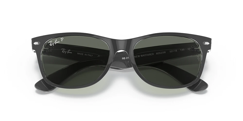 RB2132 New Wayfarer Classic