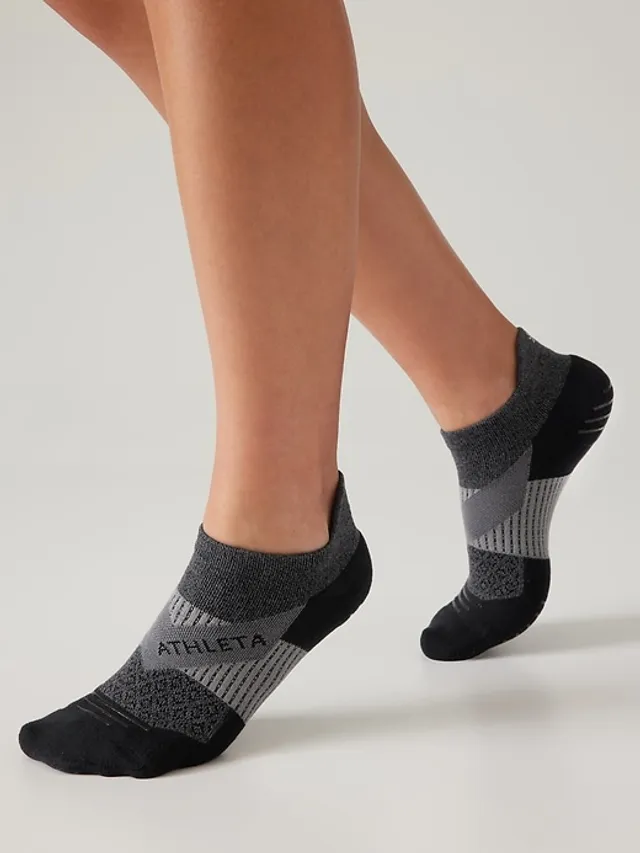 OFFLINE By Aerie Grip Ankle Socks