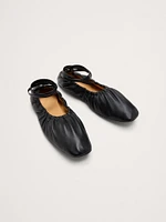 RUCHED LEATHER BALLET FLAT