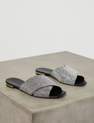 Sandalias con texturizado brillante