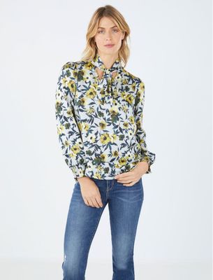 Blusa Satinada Con Corbatín y Estampado Floral