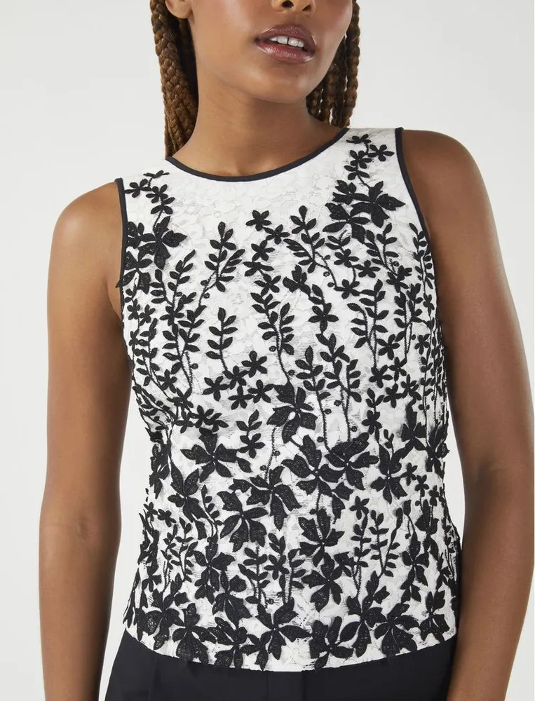 Blusa de Encaje Bordada Floral