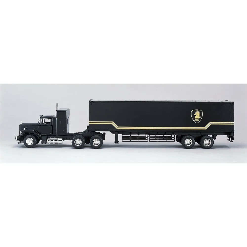 Knight Trailer Truck 1/28 Model Truck Kit #6379 by Aoshima