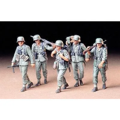 WWII Military Miniatures German Machine Gun Crew on Maneuver #35184 1/35 Figure Kit by Tamiya