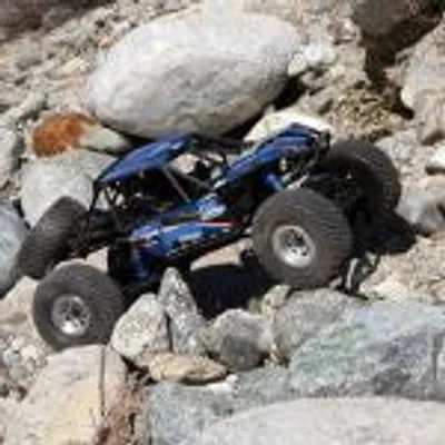 Axial 1/10 4WD Rock Racer RTR Brushed RR10 Bomber - Blue AXI03016T1