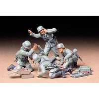 WWII German Infantry Mortar Team #35193 1/35 Figure Kit by Tamiya