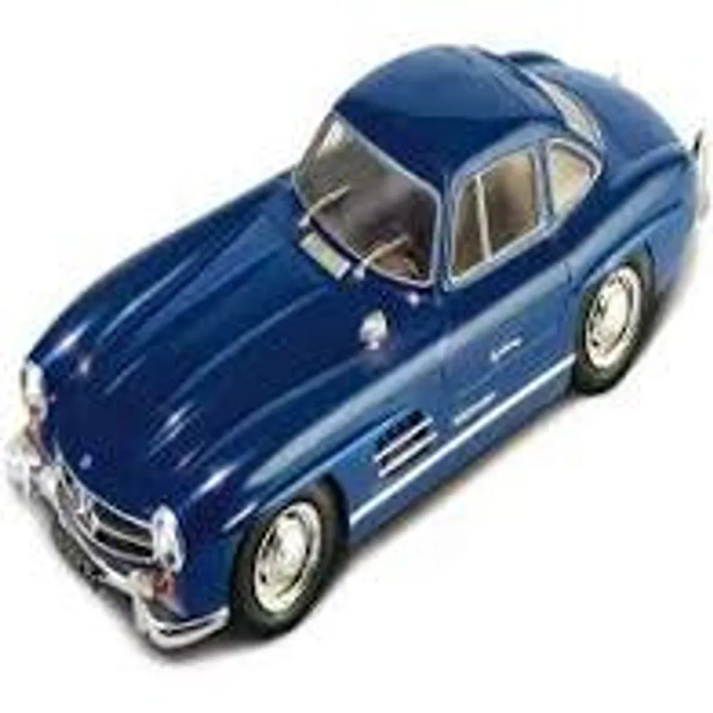 300SL Mercedes-Benz Gullwing 1/24 Model Car Kit #3645 by Italeri