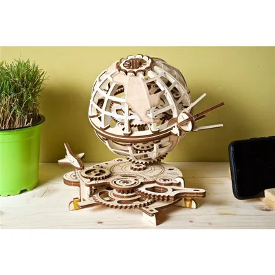 UGears Model Globe - 184 Pieces