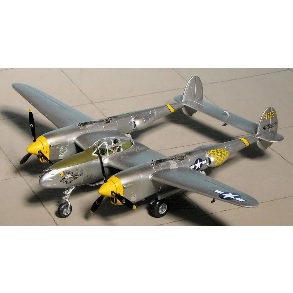 P-38L-5-LO Lighting 1/72 by Hobby Boss