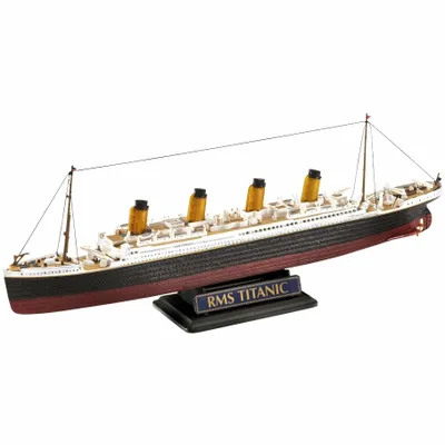 Revell RMS Titanic including Puzzle Diorama 1/600 Model Ship Kit