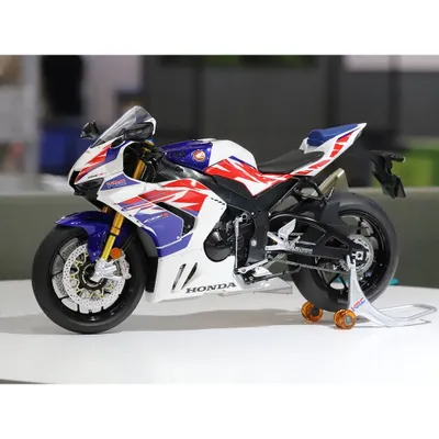 Honda CBR1000RR-R Fireblade SP 30th Anniversary 1/12 #14141 by Tamiya