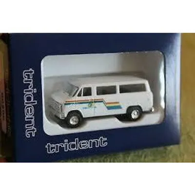 Trident Miniatures HO 1:87 Scale Vehicle 90296 Chevrolet Passenger Van RCMP